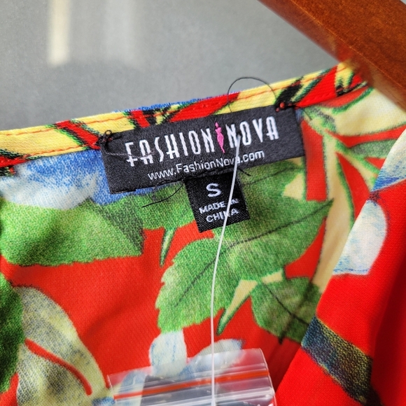 NWT Fashion Nova Orange Floral Small Long Sleeve Elastic Waist V Neck Romper - Picture 3 of 13